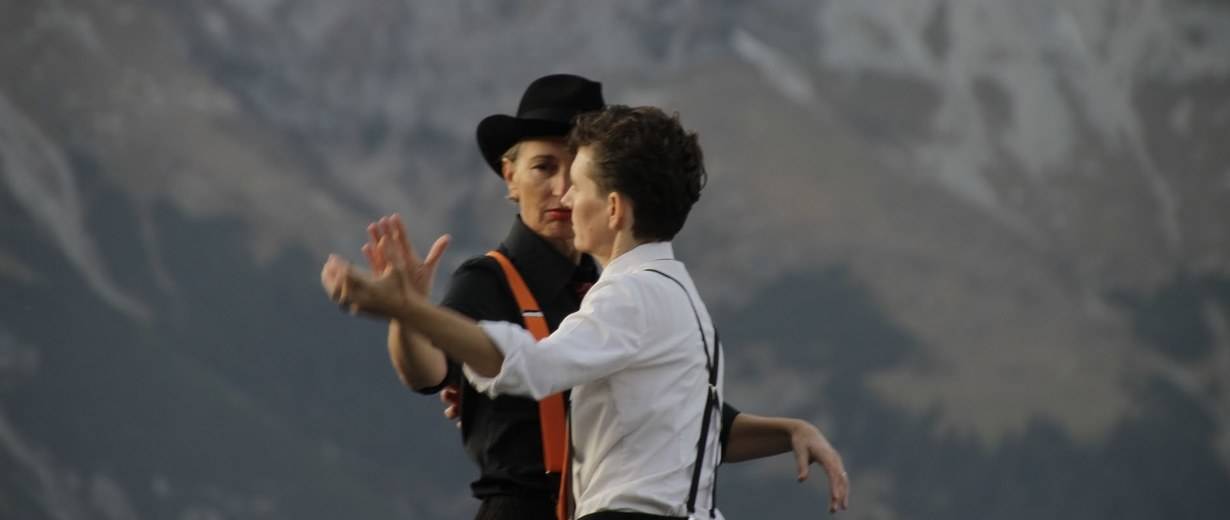 Tango und TangoSolo mit den AdanzaS über Silvester nur für Frauen